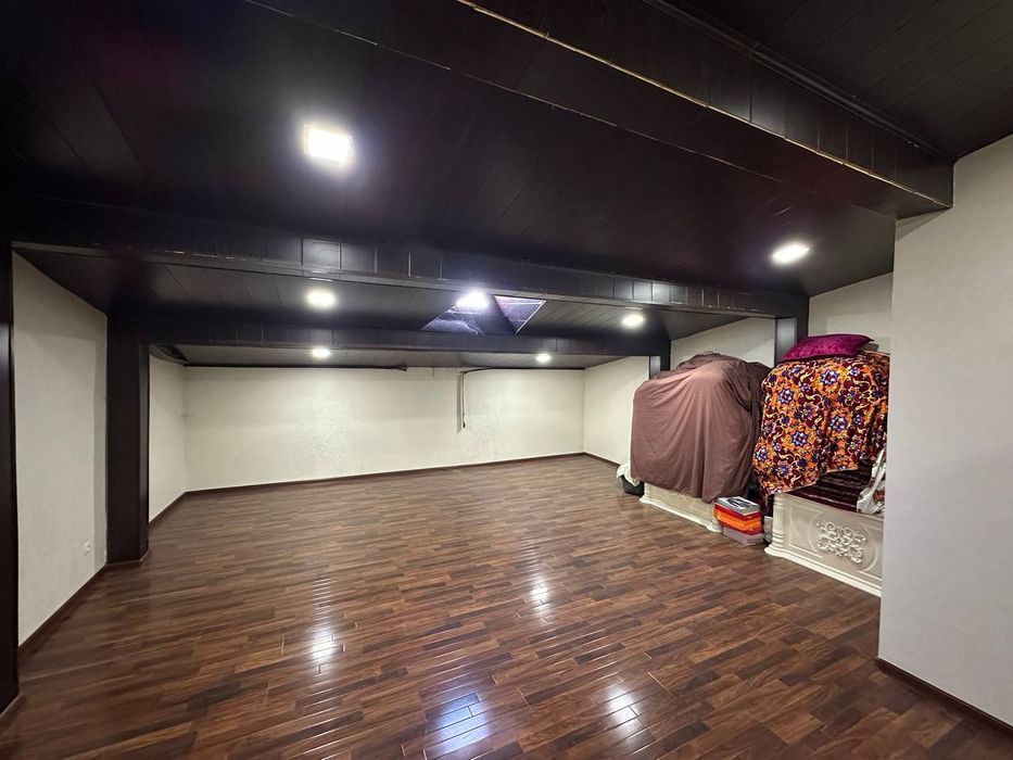 Срочно продаётся 5х-комнатная дуплекс квартира