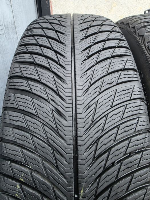 Vând patru anvelope de iarna michelin pilot alpin  235 60 18 dot 2723