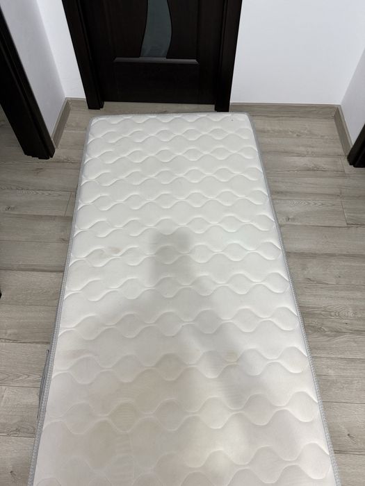 Vand saltea utilizata in pat pt copii
