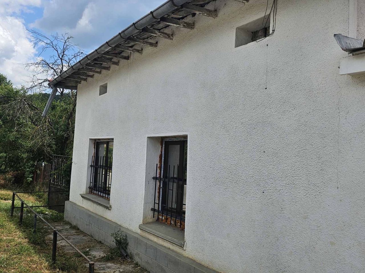 Продава се Къща в с. Сопот, Област Ловеч - 75 кв.м за 734 €/кв.м - Снимка #1