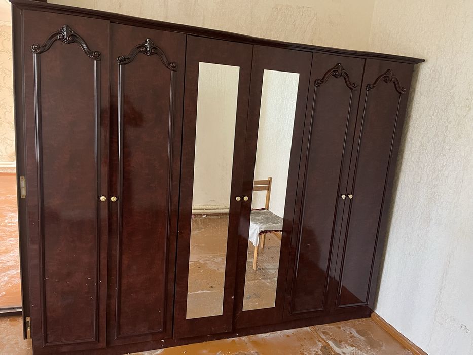 Шкаф сотилади 1млн