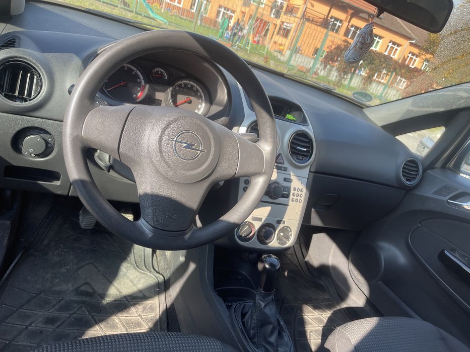 Vând Mașina Opel Corsa 1.2