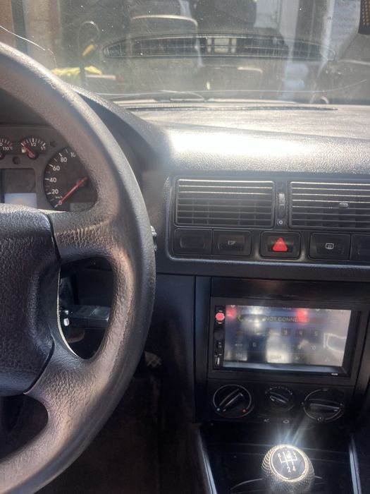 Vand/schimb Golf 4 1.4 benzina (piese noi)