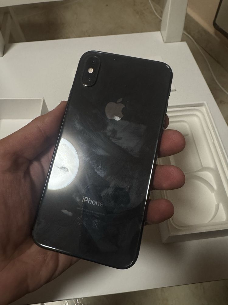 Iphone XS in cutie fara accesorii