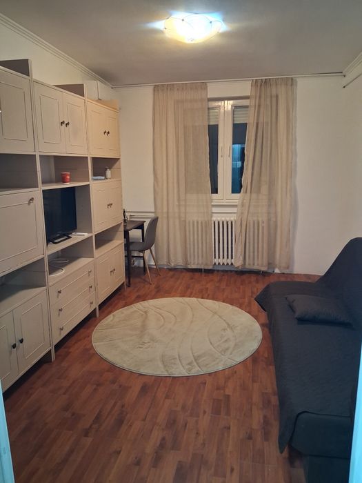 Inchiriez pe termen lung garsoniera pe strada Sovata