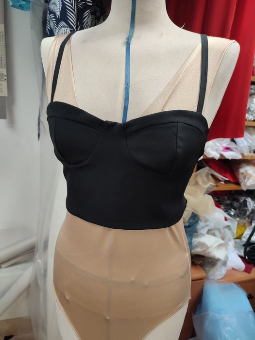 Bustieră material elastic