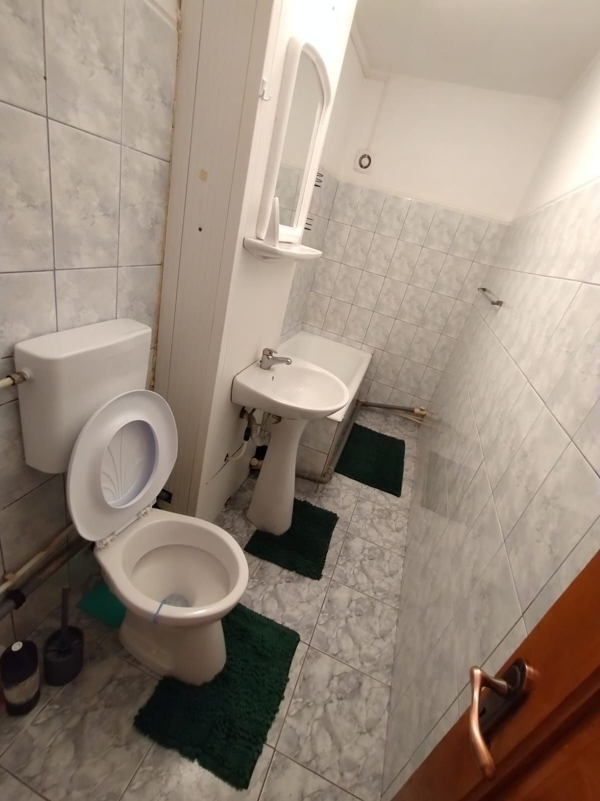 Inchiriez apartament 2 camere