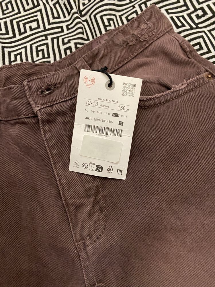 Нови Дънки на Zara с етикет