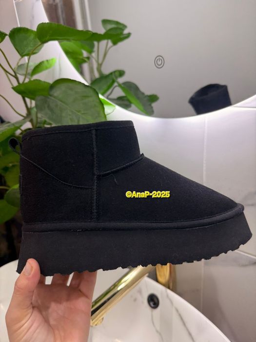 UGG clasice, negre