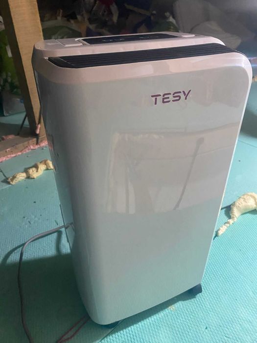 Dezumidificator Tesy DHF 10 CEL