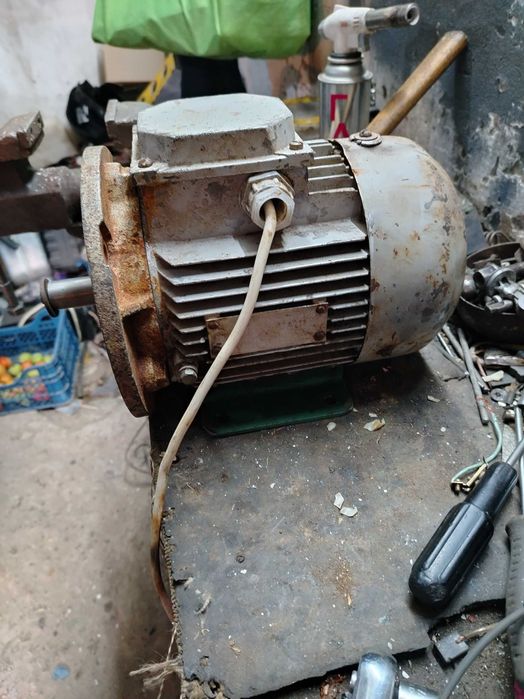 Электродвигатель 1.1 кВт.