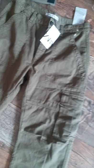 Pantaloni sport dama Zara.