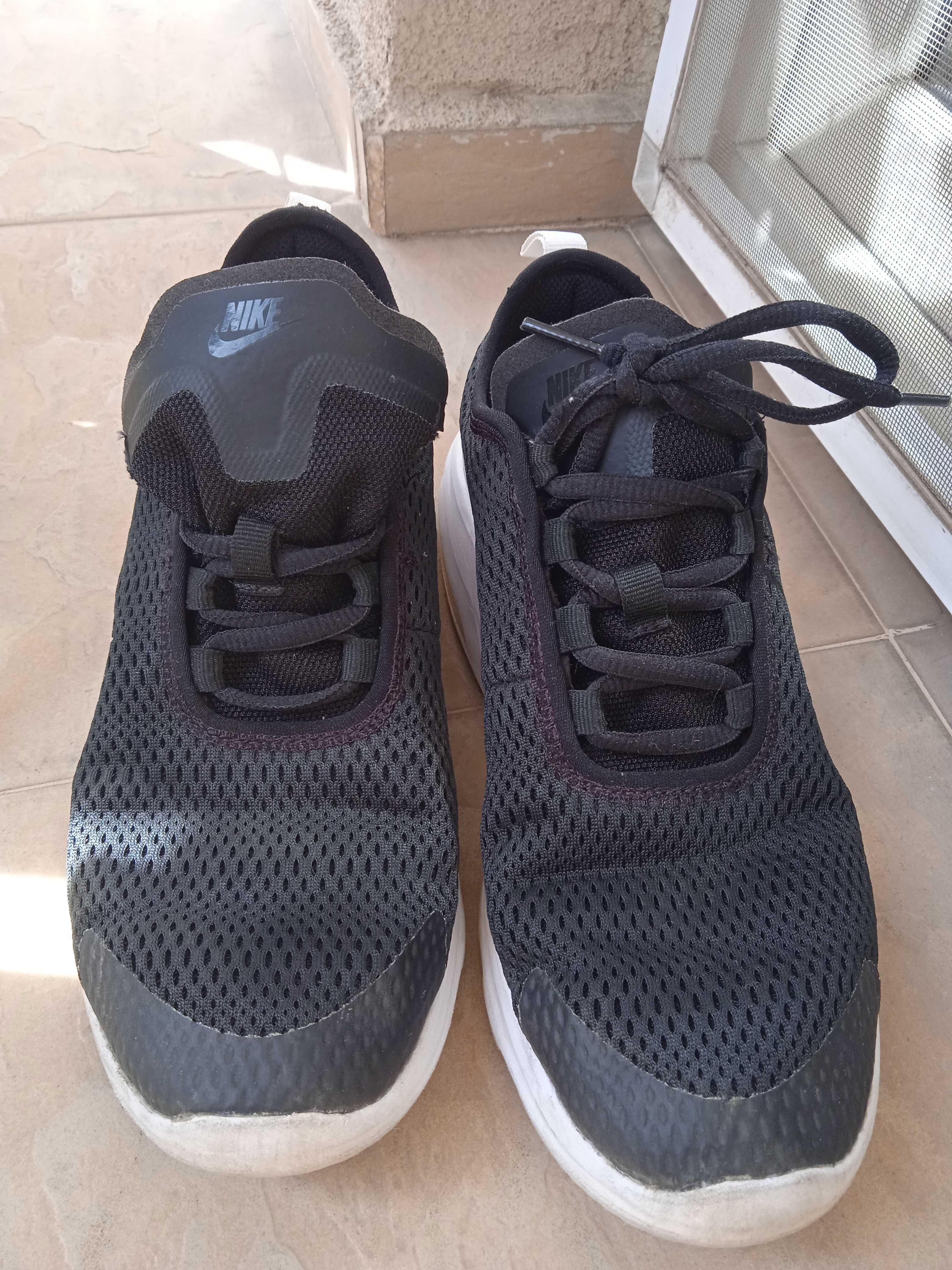 Дамски маратонки Nike Air, 38,5 номер