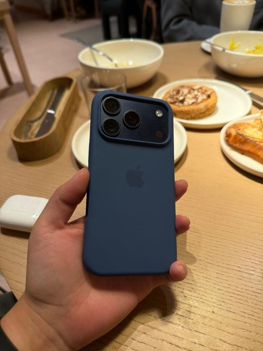IPhone 17 pro blue 256