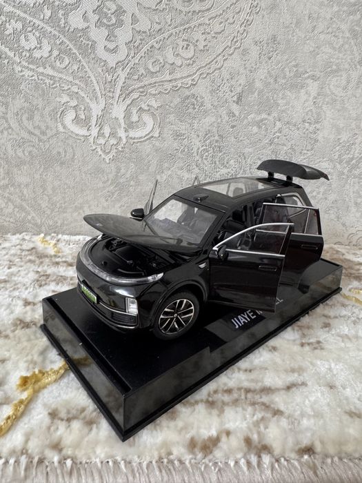 Lixiang L9 1:32 кичкиналаштирилган