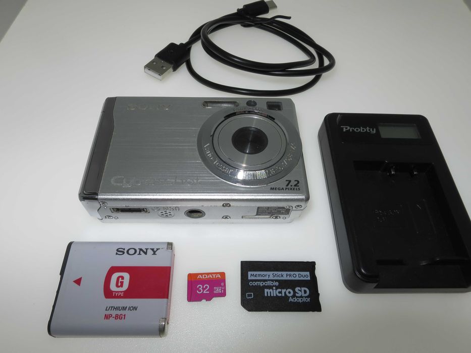Sony CyberShot W80 цифров фотоапарат дигитална камера отлично състояни