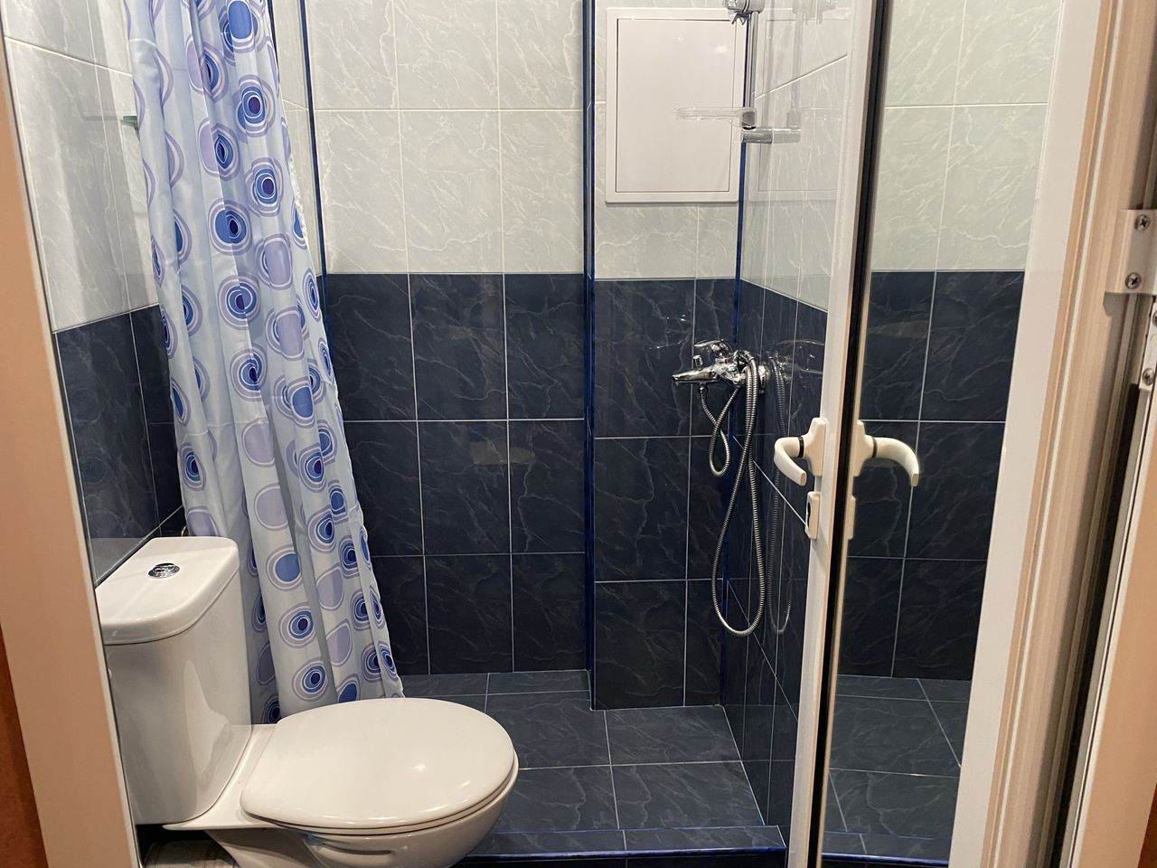 Дава се под наем Тристаен апартамент в София, Връбница 1 - 70 кв.м за 612 € - Снимка #8
