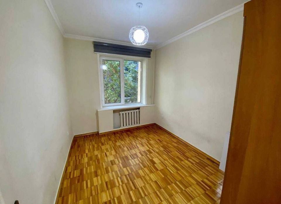 Срочно! Квартира на Ц4-кафе Бухара 3/3/4 общ пл 70м,балкон 2*6