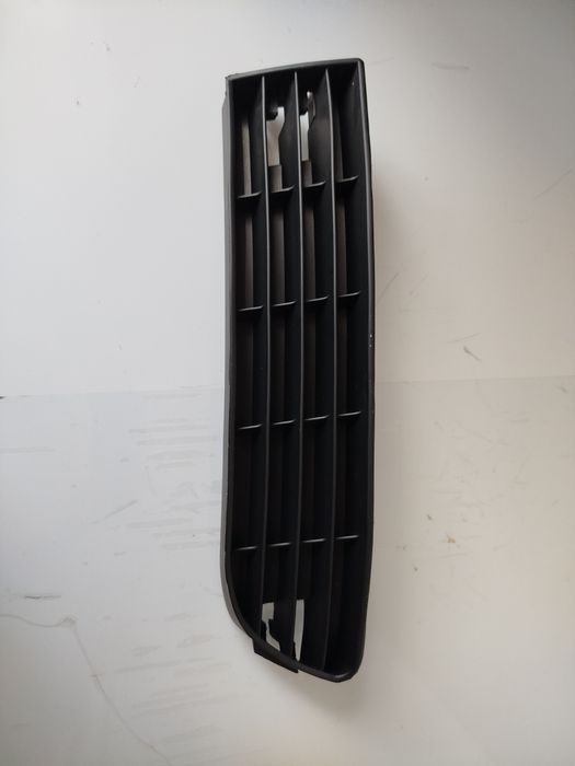 Продам решетки на бампер Ауди А6С4 переходка ,левые