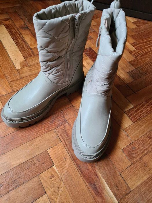 Esprit botine/ cizme de iarna - 37