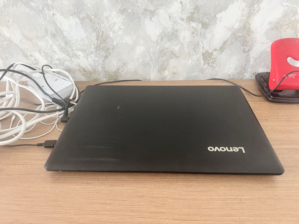 Ноутбук Lenovo в отличном состояний