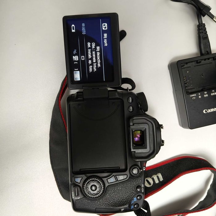 Aparat DSLR Canon EOS 70D + obiectiv 50mm 1:1.8 si 70-300 mm 1:4-5.6