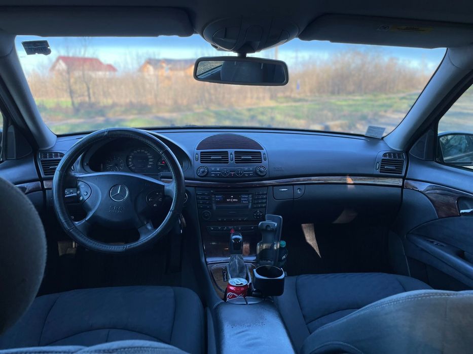 Mercedes Benz E220