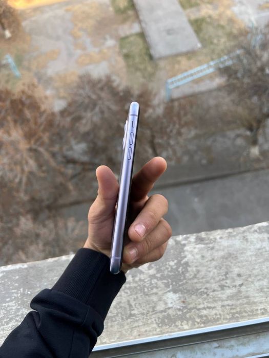 Iphone  11 78 radnoy 64 talik