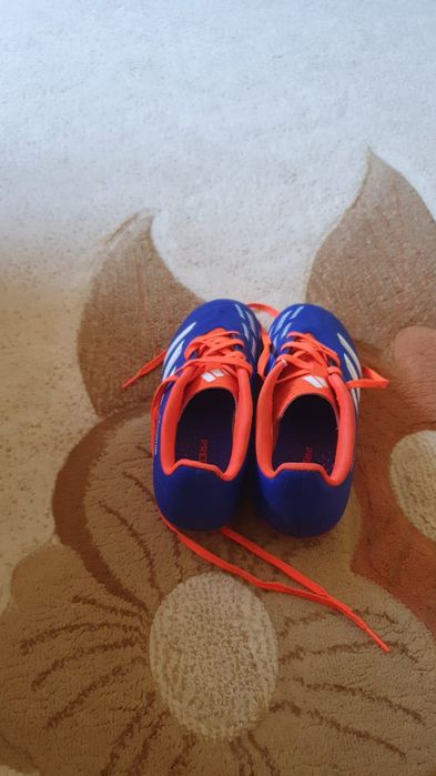 Vand adidasi de fotbal