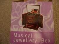cutie de bijuterii muzicala Noua
