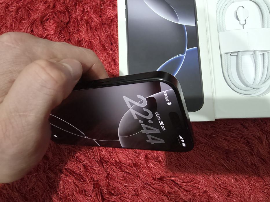 -Iphone 16Pro Max, ca Nou, 256Gb, 8Ram, Bat: 100%-126 cicluri incarcar