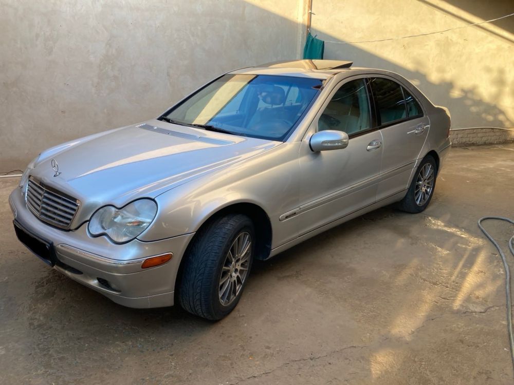 Mercedes Benz c240 (W203)