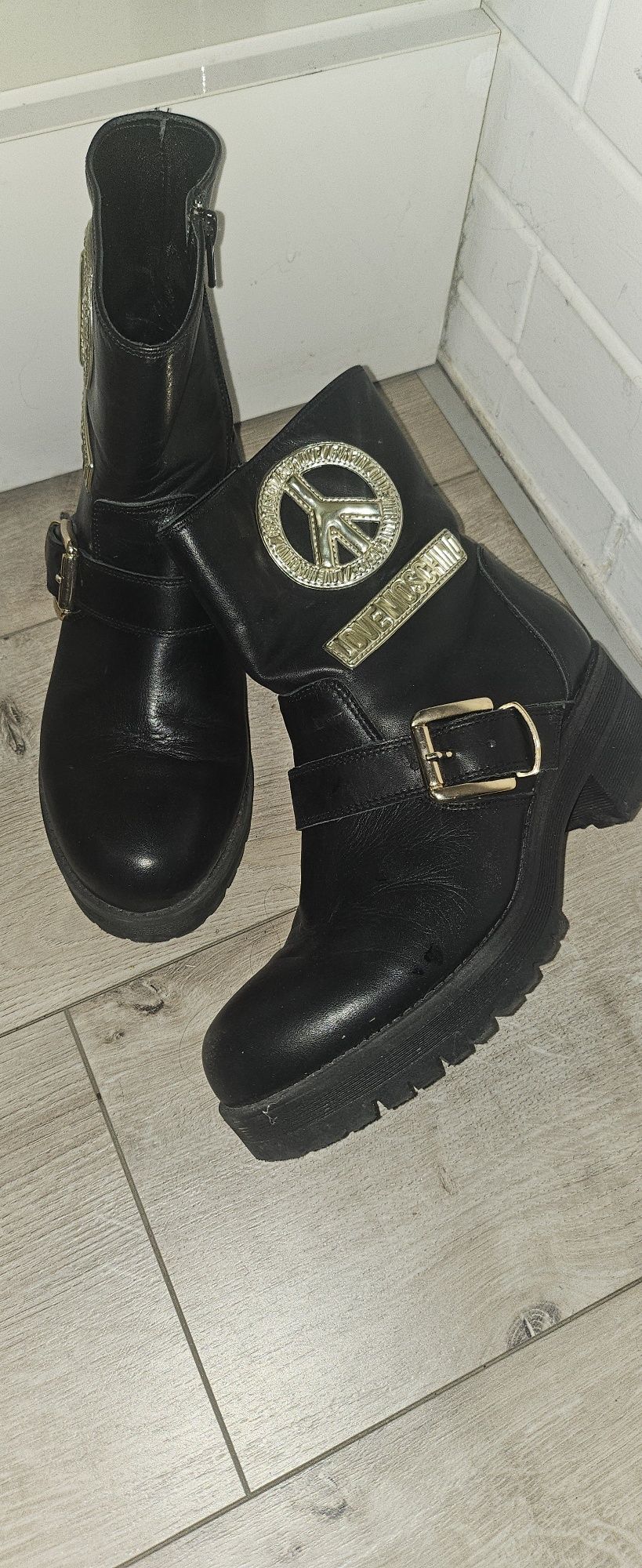 Love Moschino оригинални боти