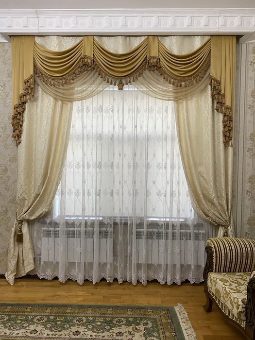 Шторы с ламбрекеном для зала
