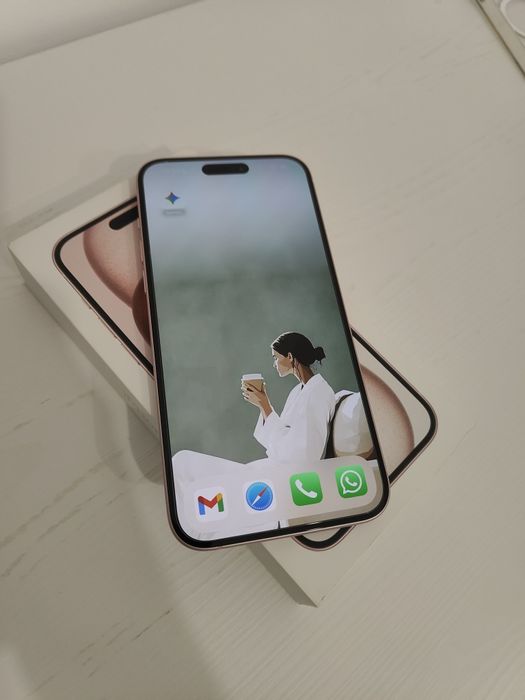 iPhone 15 Plus roz 128GB – stare impecabilă!