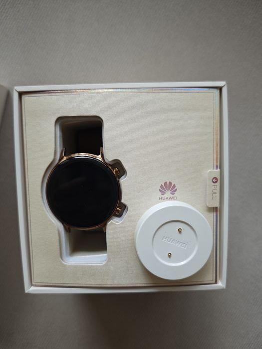 Huawei Watch GT 2 Golden Rose – смарт часовник с 4 каишки и зарядно