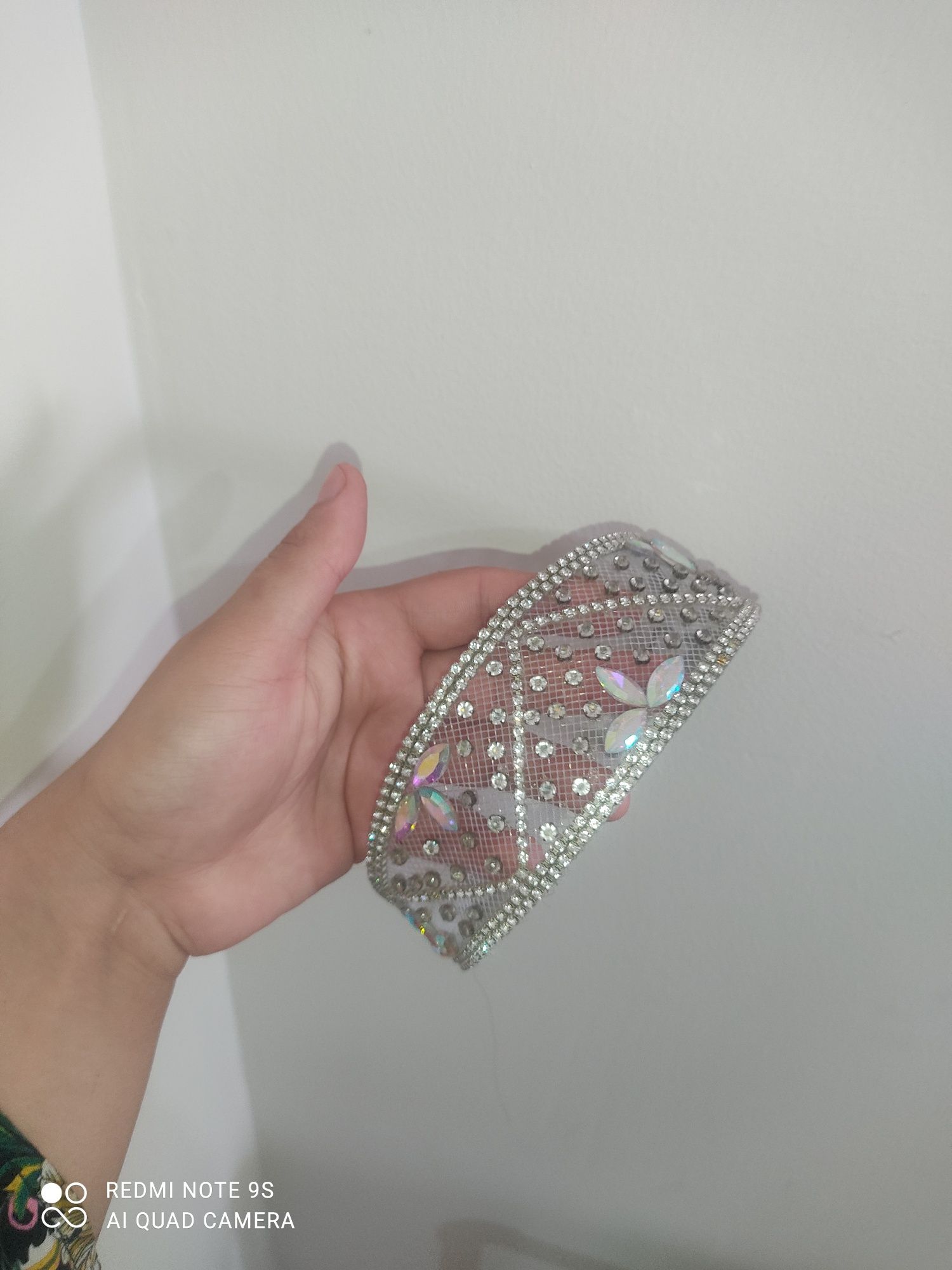 Diadema qul ishi