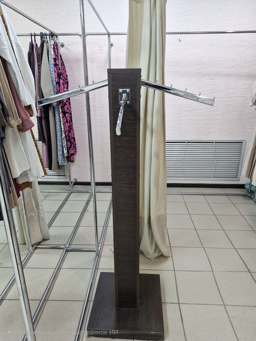 Продам вешалку в хорошем состоянии