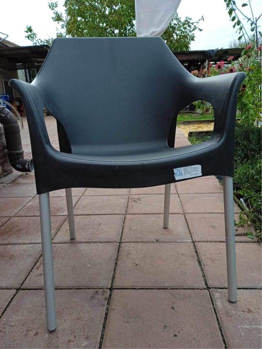 Столове за външна употреба