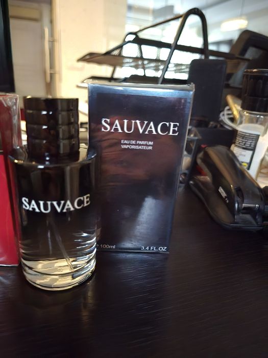 Parfum ce se vede în poze