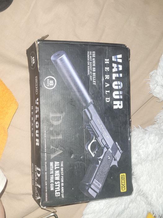 Пистолет игрушечный