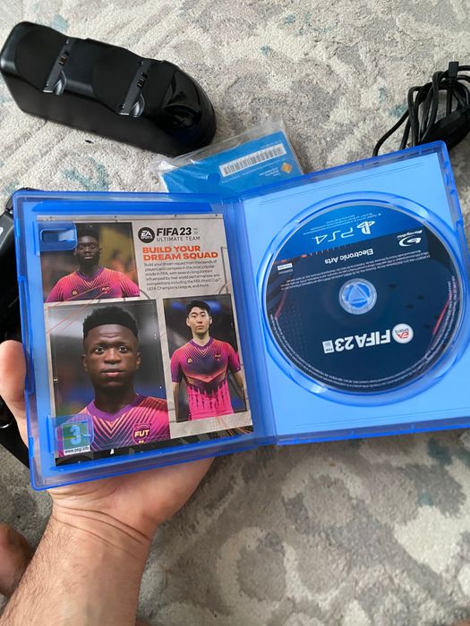 PlayStation 4 Slim 1TB + 1 игры | Срочно!