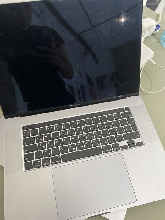 Срочно продам MAC BOOK