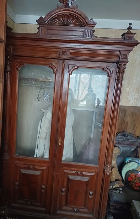 Антиквариатная мебель