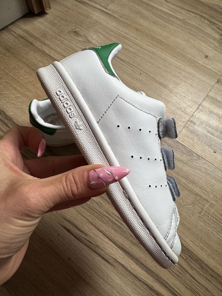 оригинални юношески кецове Adidas Stan Smith! 30 н