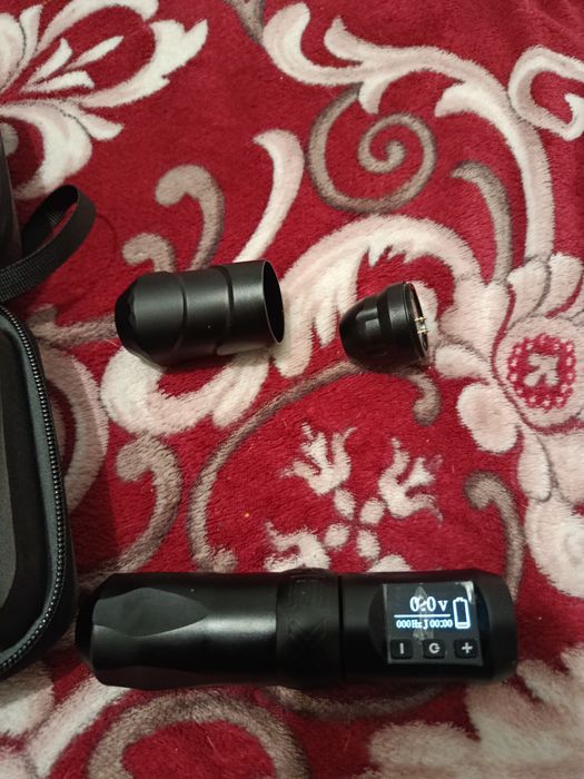 Vând aparat de tatuat t Rex