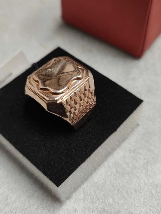 Руски златен пръстен 10.2гр
14К
65размер