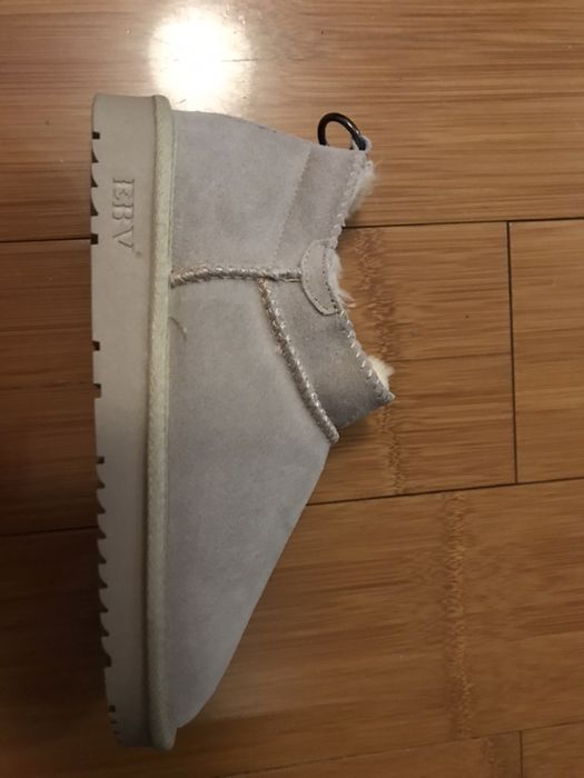 Ghete tip ugg culoare grej, foarte comode, calitate superioara