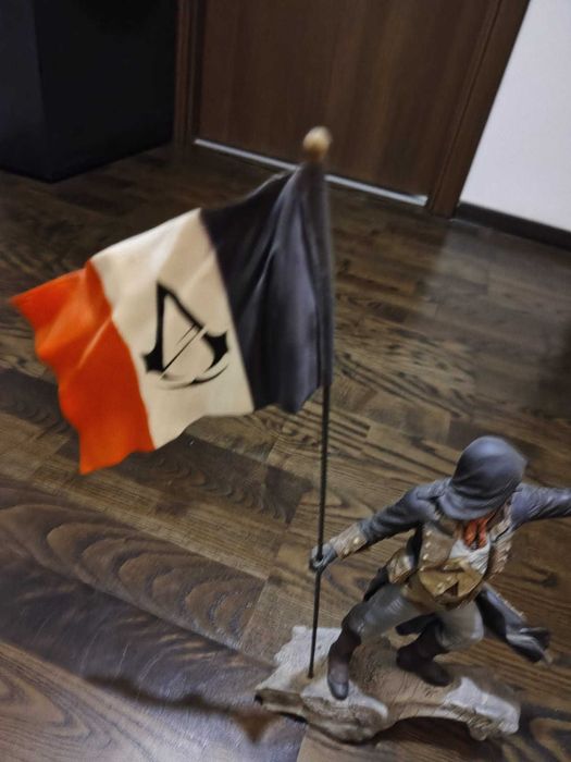 Vand figurina Assassin's Creed-Assassin Arno Dorian, cutie muzicala