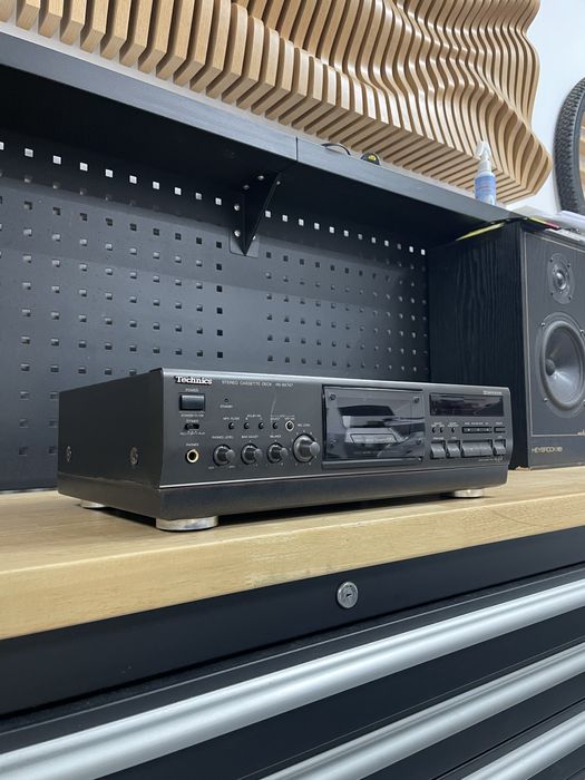 Deck technics rs-bx747 defect !! Nu porneste. Pret fix.